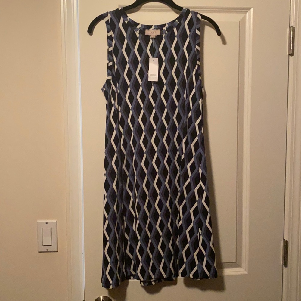 Sleeveless straight stretch  summer dress.